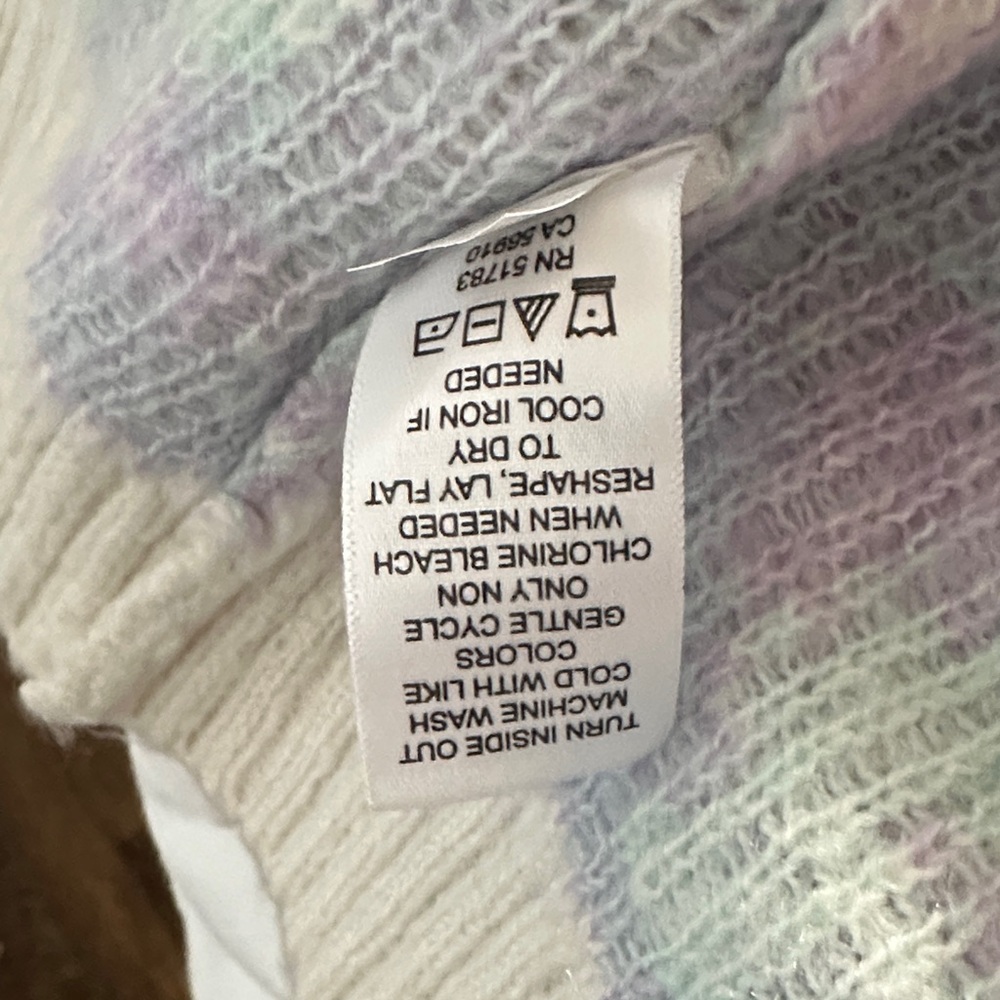 Floral Women's Cardigan in Cream and Purple - Picture 4 of 6